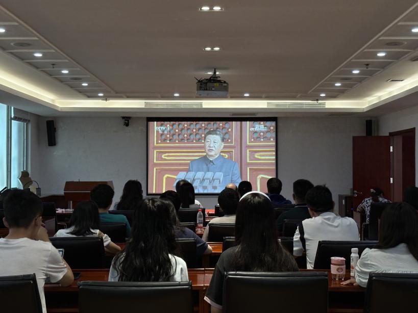 5bd00308a4bbe224f3200aba3fc3a49b